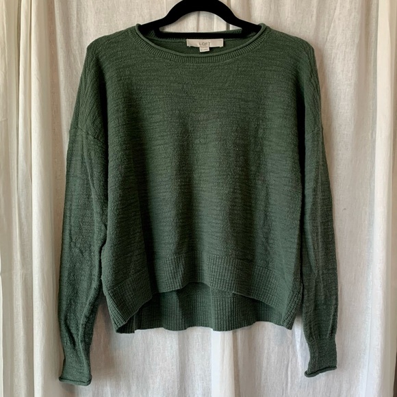 LOFT Sweaters - Loft spring green lightweight crop sweater with roll trim. Size medium.